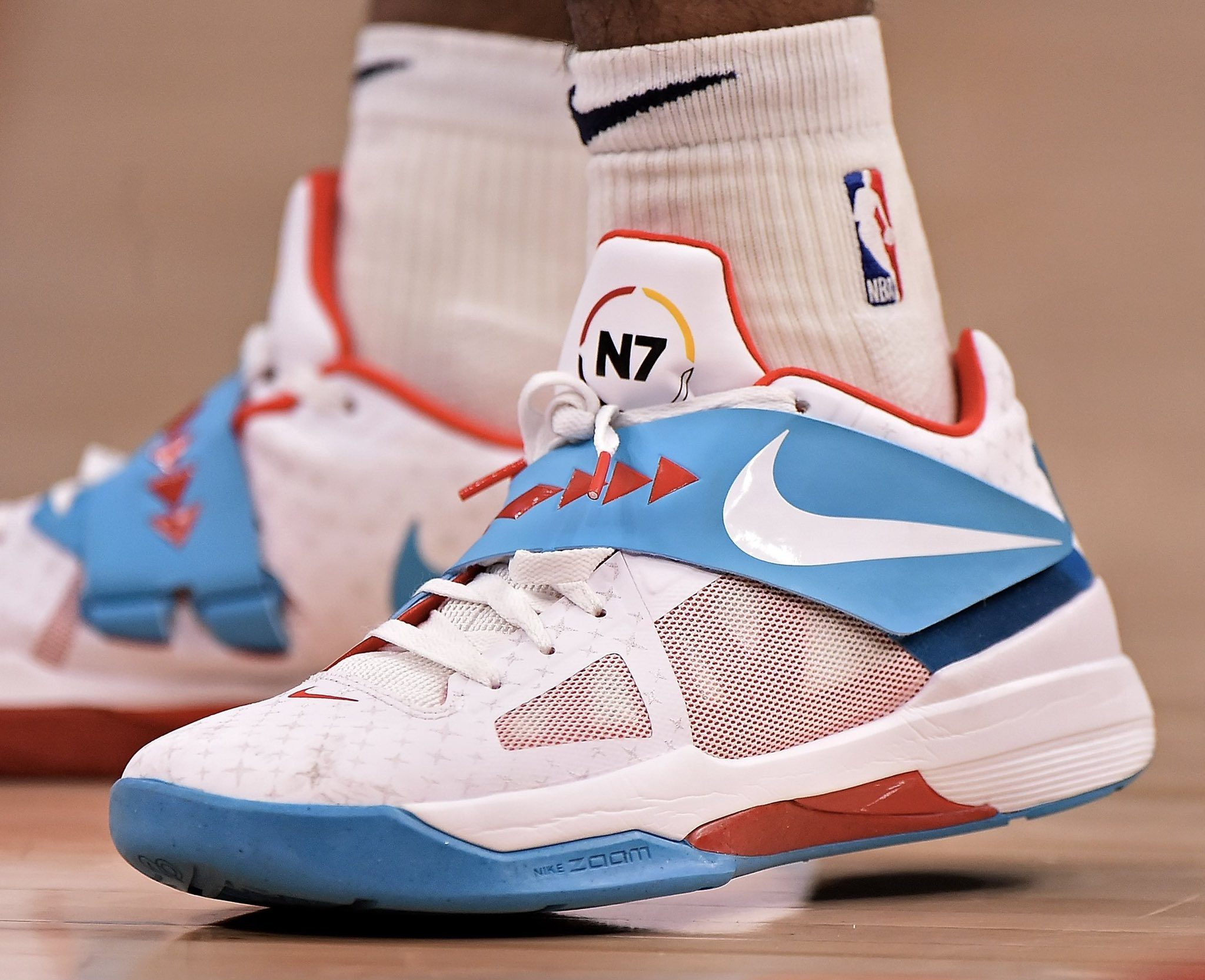 李闫以稳定 李闫以稳定